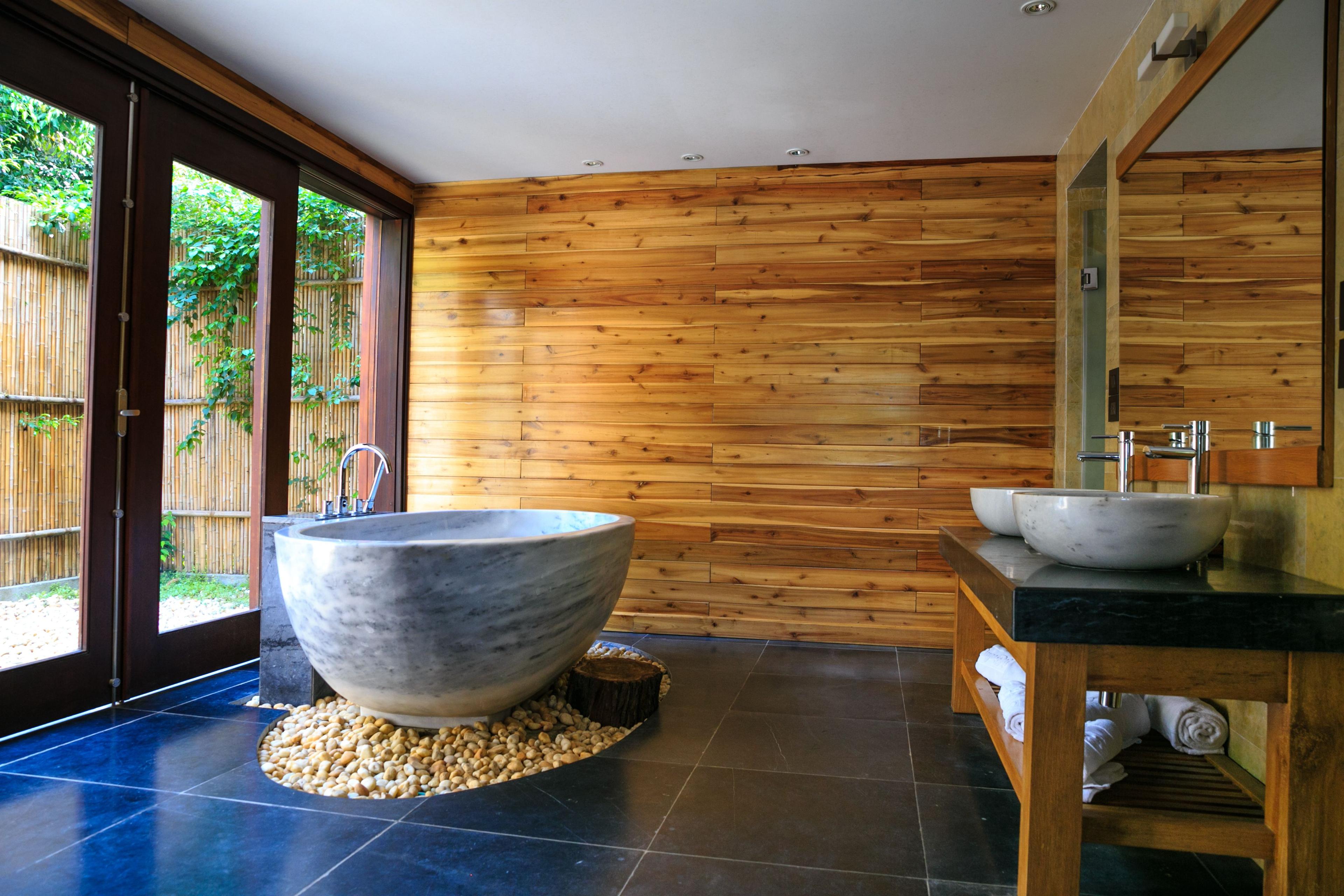 Bagno moderno con doccia walk-in